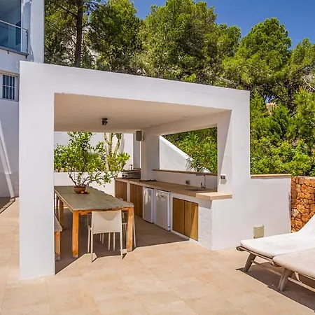 Villa Maximum Relaxation And Positioned To Immerse Yourself In The Mesmerising Views San Julián
