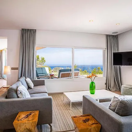 Maximum Relaxation And Positioned To Immerse Yourself In The Mesmerising Views